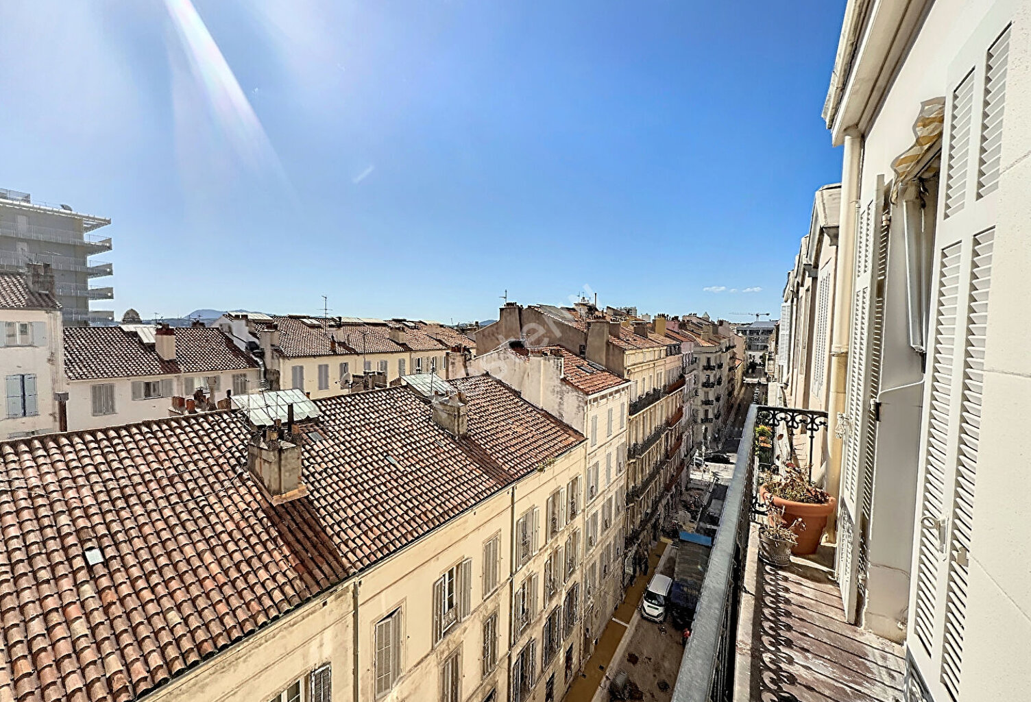 TOULON HAUTE VILLE Appartement  T4 de 109 m² + LOCAL — photo 1
