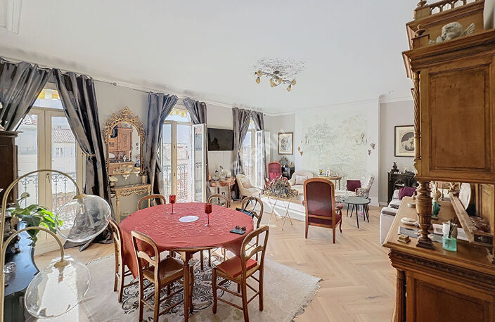TOULON HAUTE VILLE Appartement  T4 de 109 m² + LOCAL — photo 3