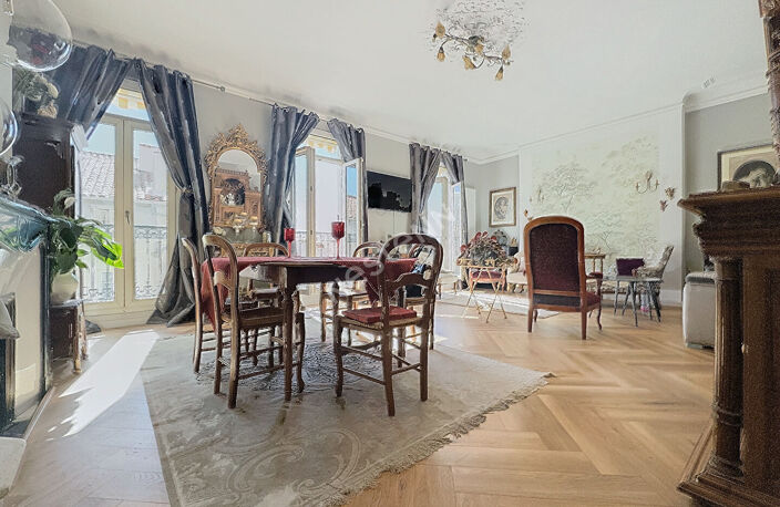 TOULON HAUTE VILLE Appartement  T4 de 109 m² + LOCAL — photo 4