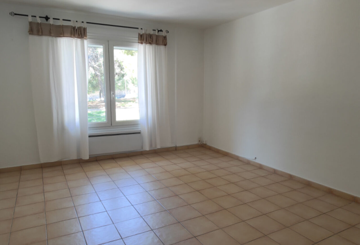 Toulon Siblas Appartement  de 3 pièces de 72 m² — photo 1