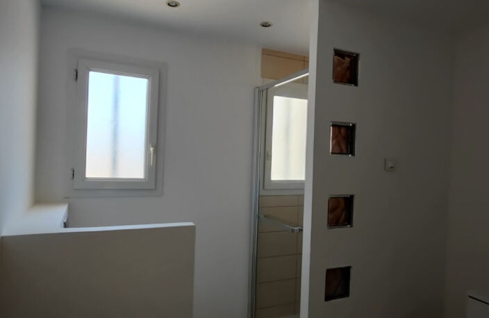 Toulon Siblas Appartement  de 3 pièces de 72 m² — photo 5