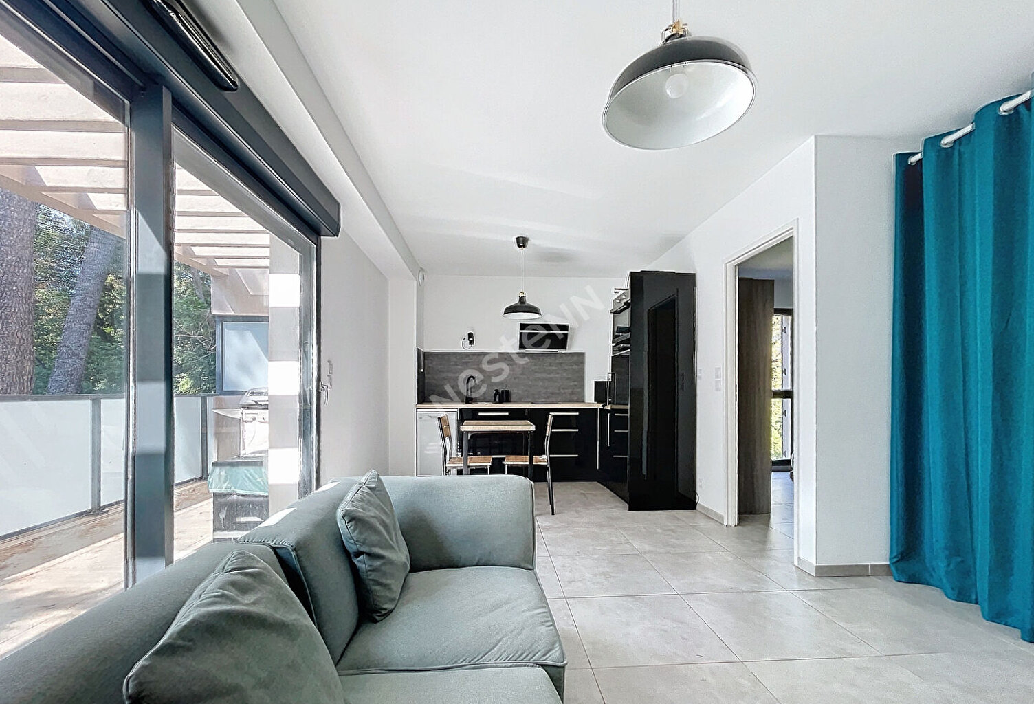 Appartement Toulon Cap Brun Mejean T2 de 43 m² avec terrasse — photo 1