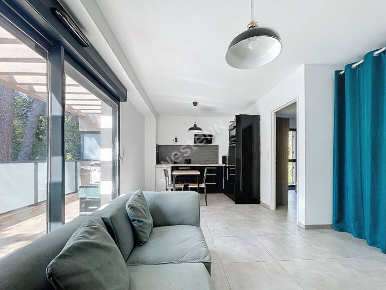 Appartement Toulon Cap Brun Mejean T2 de 43 m² avec terrasse — photo 1