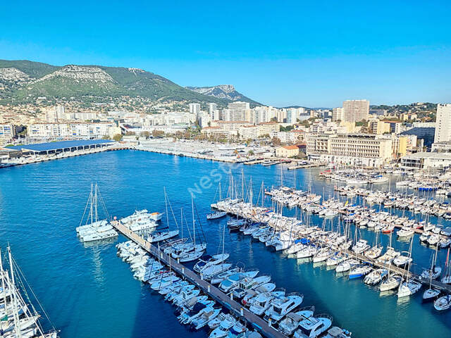 Appartement Toulon de 3 pièces de 71 m²  Quartier  Port de Pl... — photo du bien