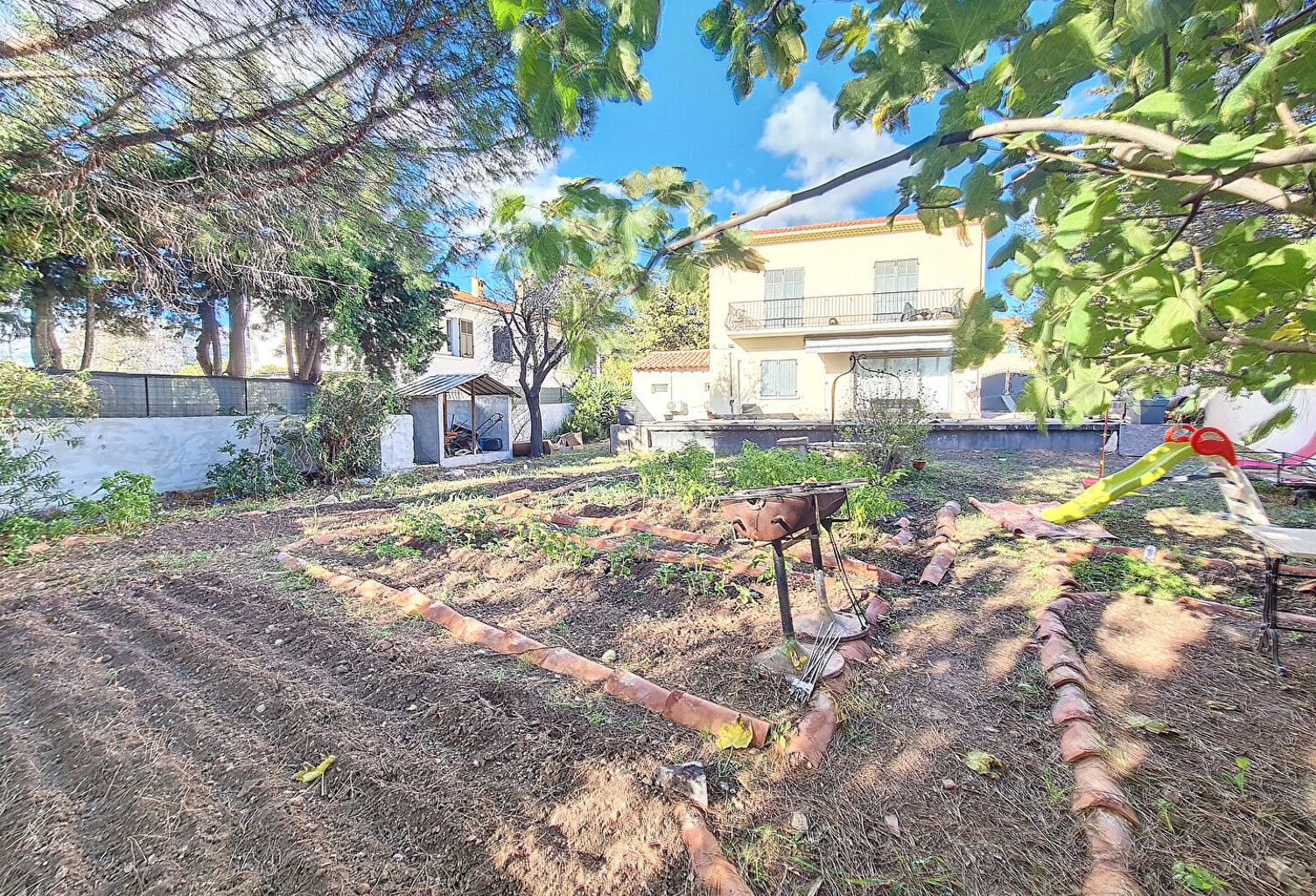 Maison Toulon de 6 pièces de 130 m² et garage — photo 1