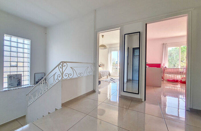 Maison Toulon de 6 pièces de 130 m² et garage — photo 4