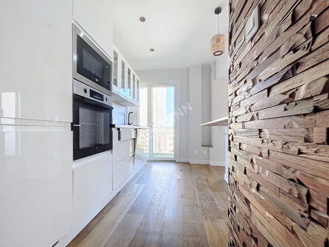 Toulon Le Mourillon Appartement  T3 dans résidence de grand s... — photo du bien