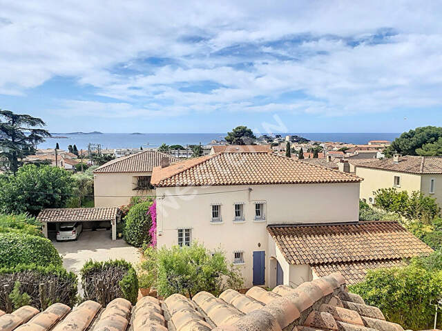 Maison Bandol 14 pièces 270 m2 , garage à proximité du port e... — photo du bien