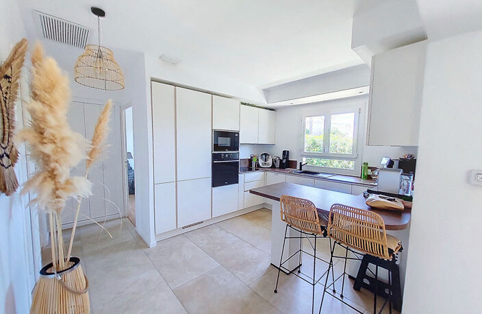 Maison La Seyne Sur Mer de 5 pièces de 104 m² avec garage sur... — photo 3