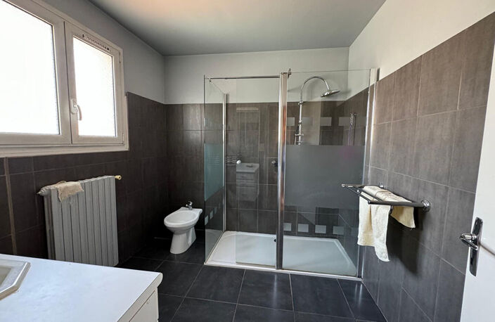 La Seyne sur mer Superbe Maison T5 avec Garage et Piscine ,Id... — photo 5