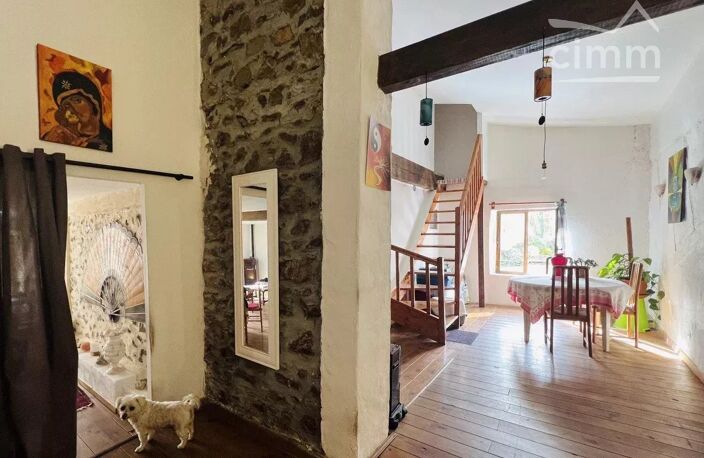Ravissante maison à colombage avec un studio, un F3 et un garage — photo 4
