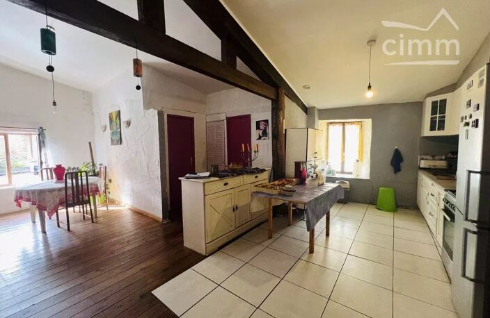 Ravissante maison à colombage avec un studio, un F3 et un garage — photo 5