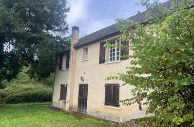 Maison en pierres à restaurer à Sarlat avec 26000 m2 de terr — photo du bien