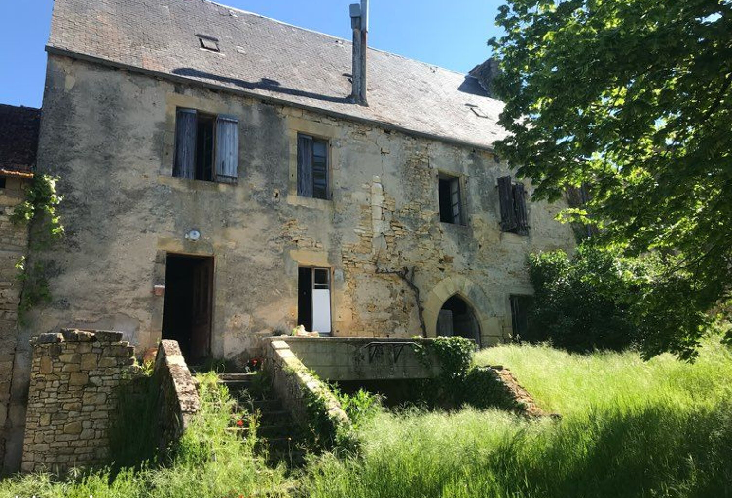 Bâtisse en pierres à Calviac sur un terrain de 945m2 — photo 1