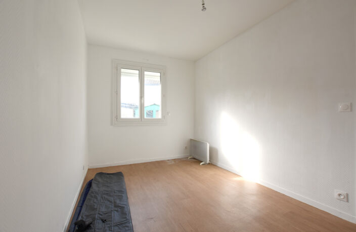 78690 LES ESSARTS LE ROI  Maison de plain-pied à vendre avec — photo 2