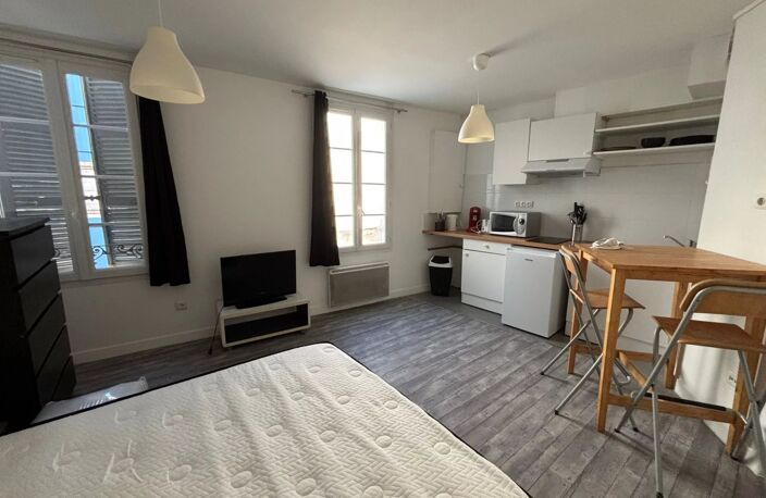 À LOUER - Studio Meublé au Centre-Ville de Niort — photo 2