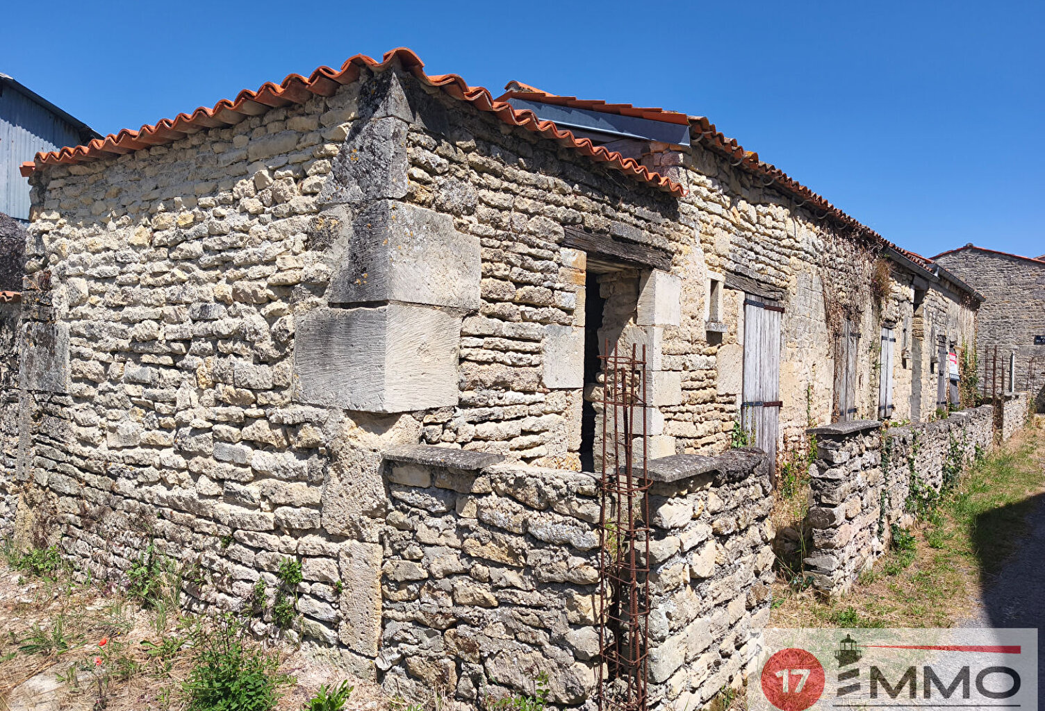 Maison  Atypique Thaire  à Finir de rénover — photo 1