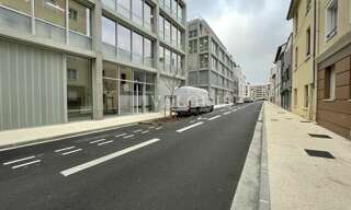 Bureau  922 m² à louer à Villeurbanne (69100)