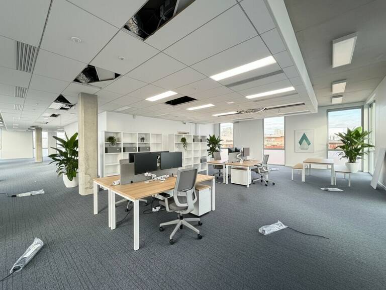 BUREAUX à LOUER — photo 1