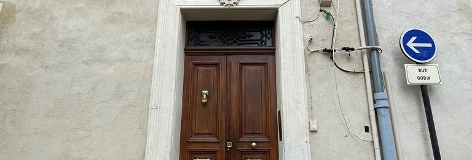 Immeuble  150 m² à vendre à Nîmes (30000)