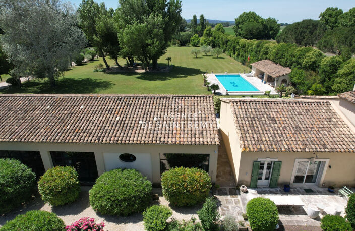Maison et dépendances à vendre sur Saint Rémy de Provence. — photo 3