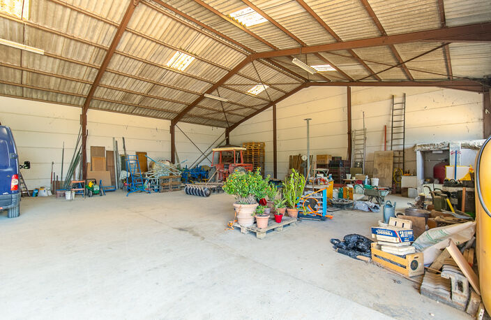 Un hangar 380 sur un terrain de 5546m2 Mallemort — photo 3