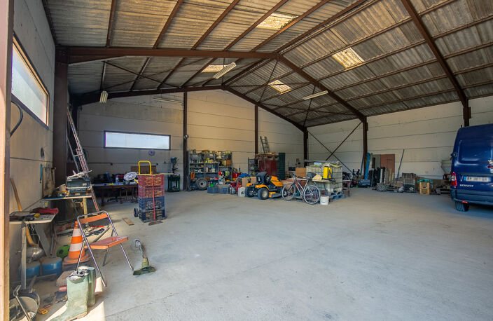 Un hangar 380 sur un terrain de 5546m2 Mallemort — photo 4