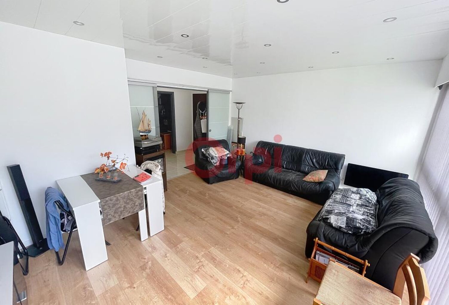 Brest – Appartement T4 de 85 m² entièrement rénové avec parking et cave — photo 1