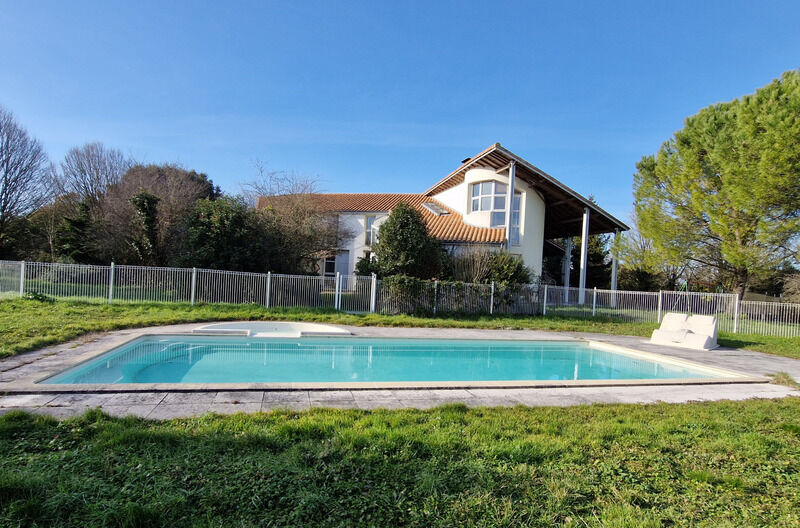 Villa / Maison 10 pièces  à vendre Tonnay-Boutonne 17380