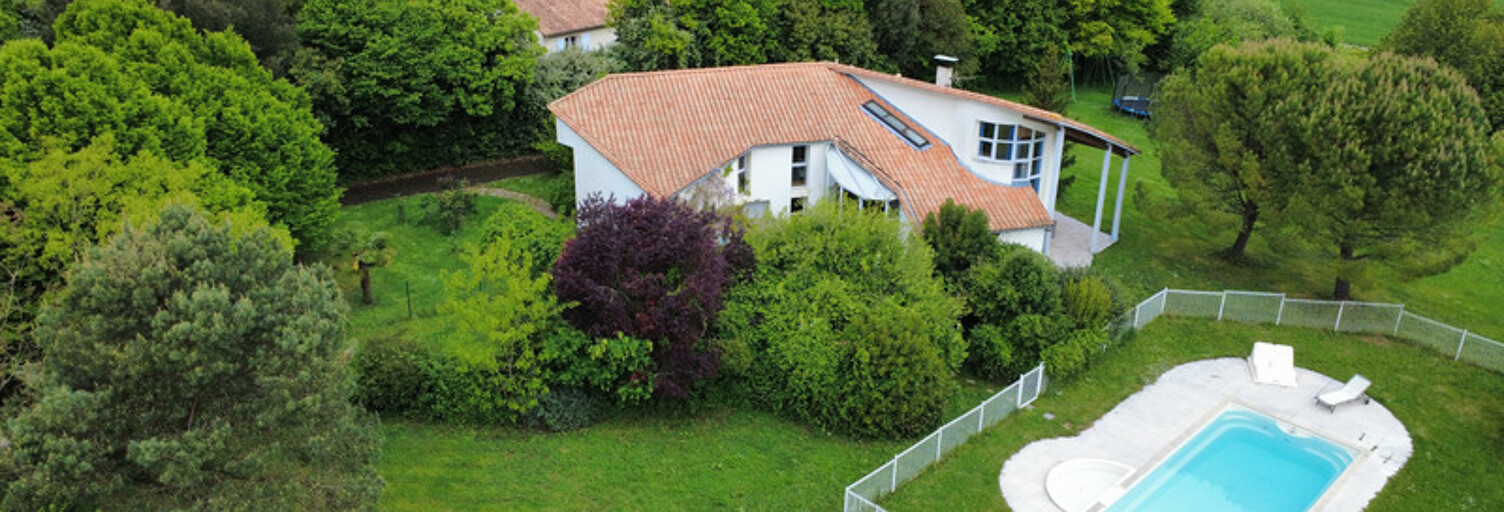 Maison 10 Pièces 246 m² à vendre à Saint-Jean-d'Angély (17400)