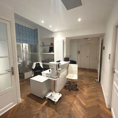 Bureau 7 pièces 990000 €