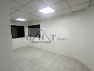 BUREAUX 300 M² INDEPENDANT — photo 2