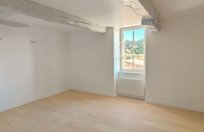 À vendre : Charmante maison en pierre entièrement rénovée – 81,77 m² – Batz-sur-Mer — photo 3
