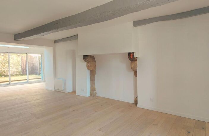 À vendre : Charmante maison en pierre entièrement rénovée – 81,77 m² – Batz-sur-Mer — photo 4