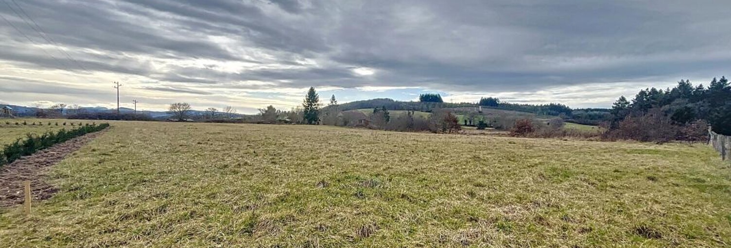 Terrain  2300 m² à vendre à Blot-l'Église (63440)