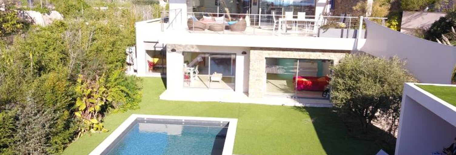 Maison 9 Pièces 301 m² à vendre à Carqueiranne (83320)