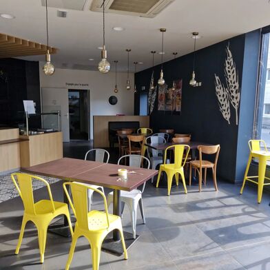 Commerce  372640 €