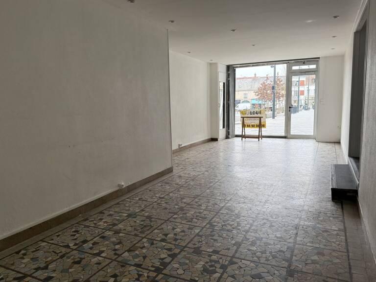 Local commercial Arpajon - 53.14 m2 — photo 1