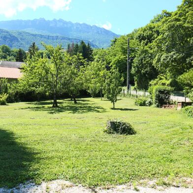 Terrain 606 m²