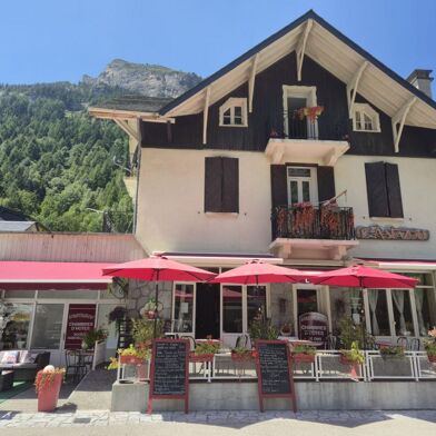 Commerce  588000 €