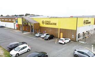 Commerce  3150 m² à vendre à Échiré (79410)