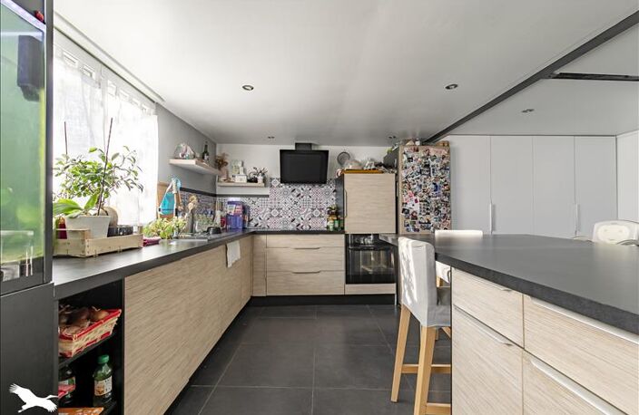 Maison en pierre de 9 pièces principales — photo 2