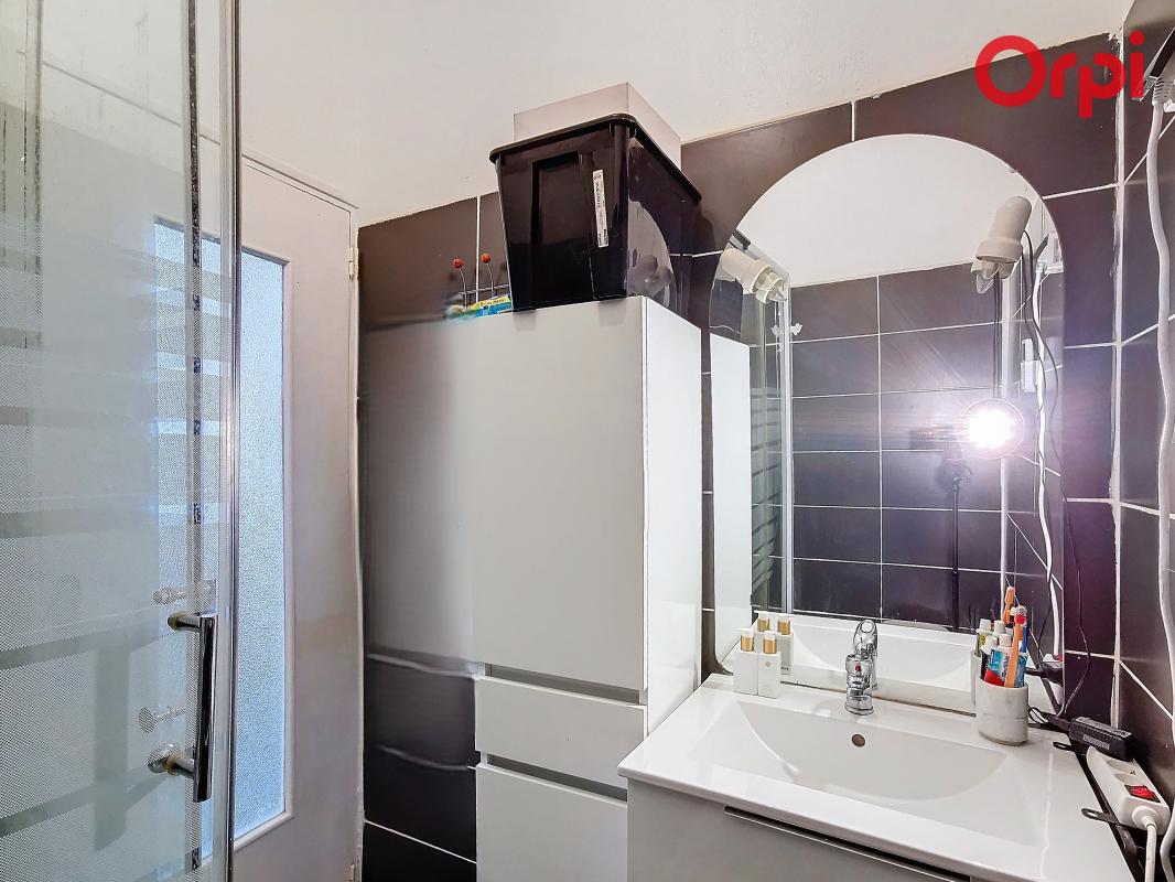 Toulon, Champ de Mars (83000), idéal investisseur, T2 de près de 50m2, vide de toute occupation