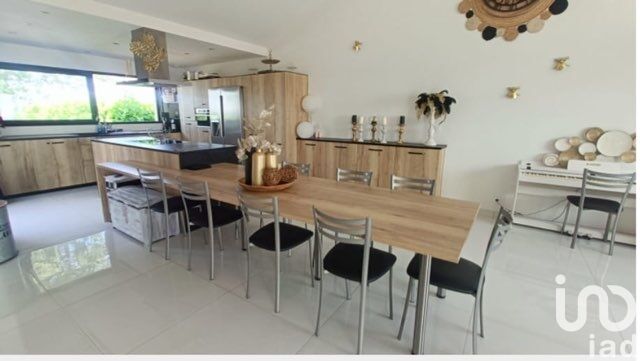 Les-Epesses - 184m² - 10p. - 6ch.