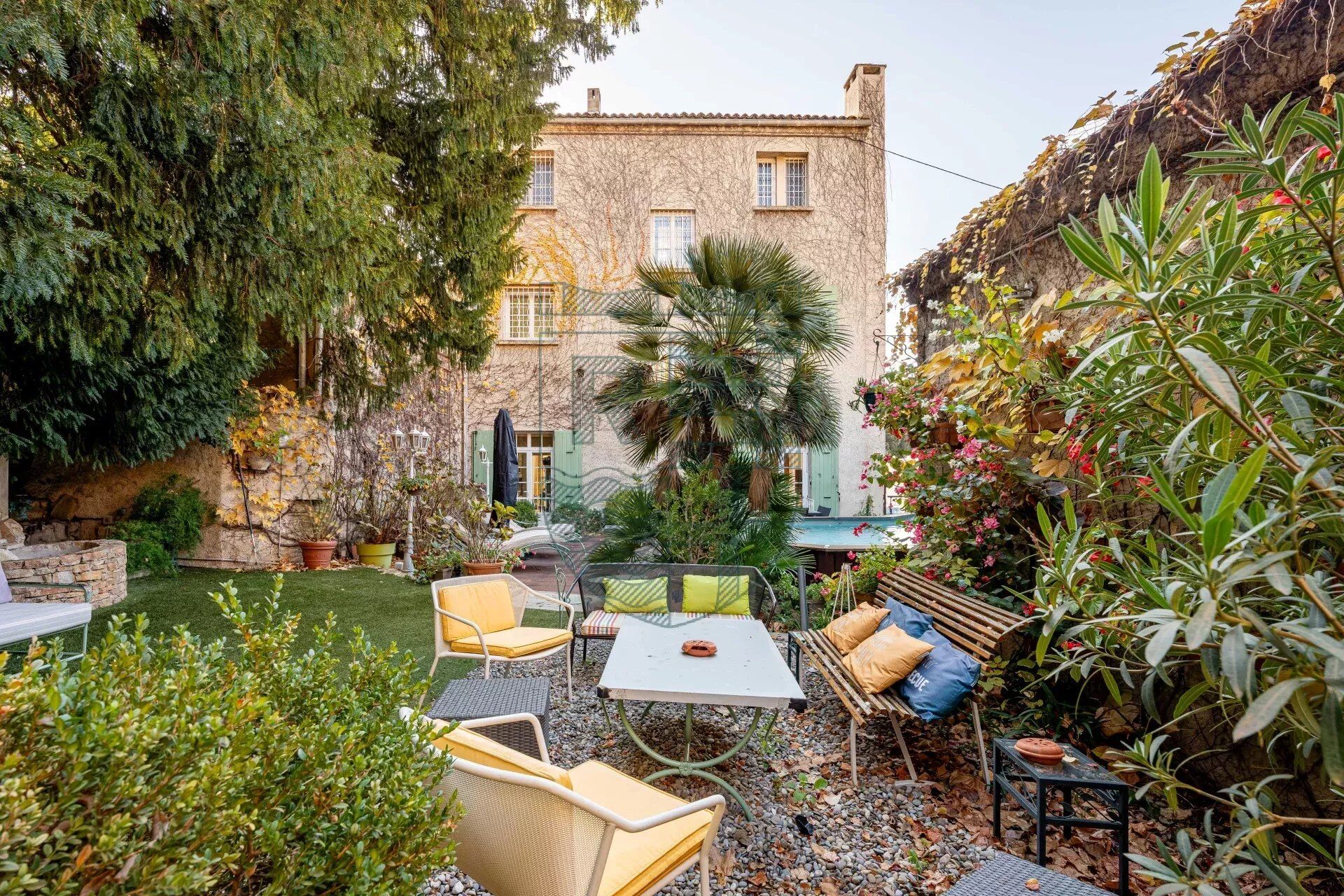 Villa / Maison  T8 à vendre Marseille 15eme 13015