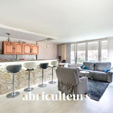 Appartement 1 pièce 93 m²