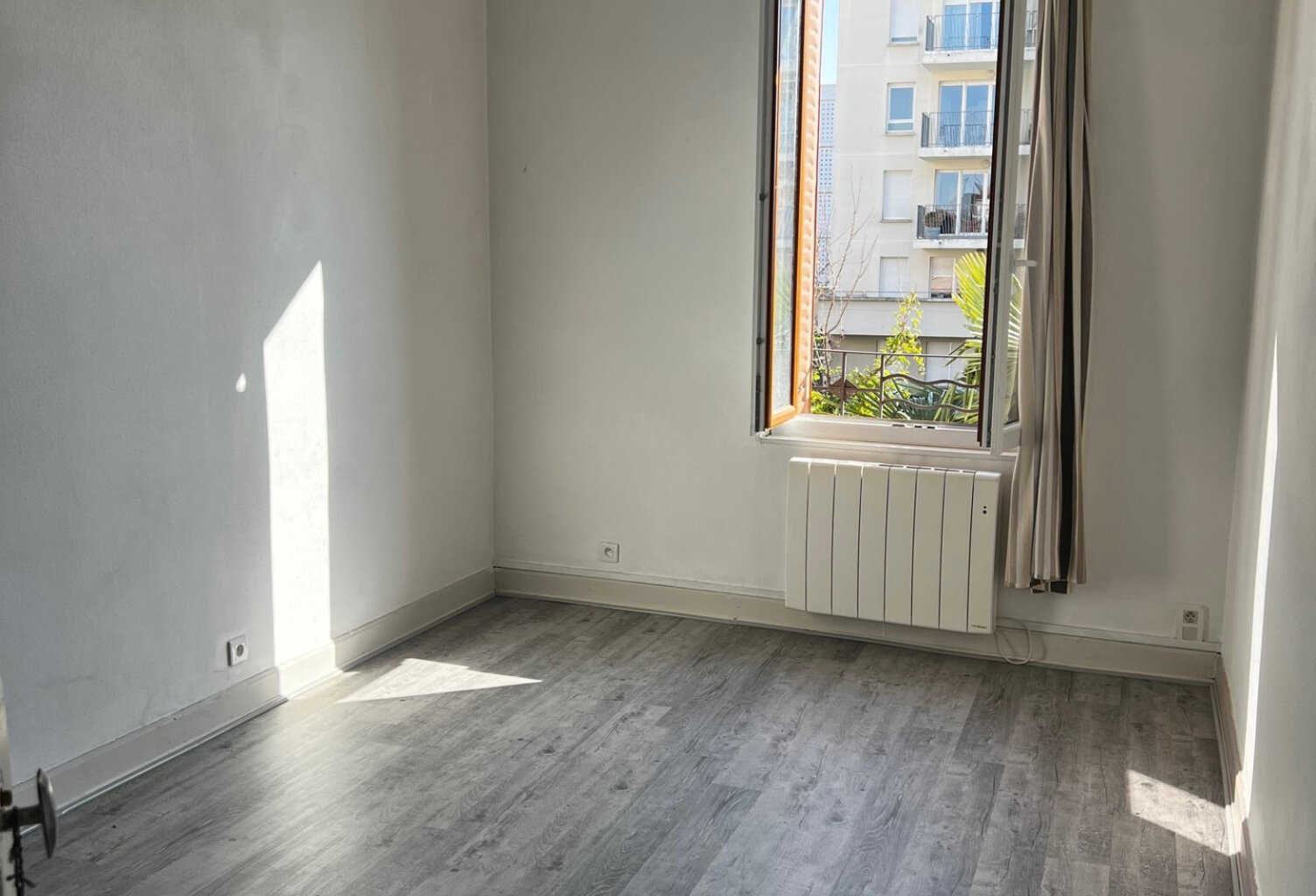LYON 8 rue Florent vente APPARTEMENT TYPE 2 — photo 1