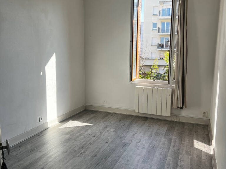 LYON 8 rue Florent vente APPARTEMENT TYPE 2 — photo 1