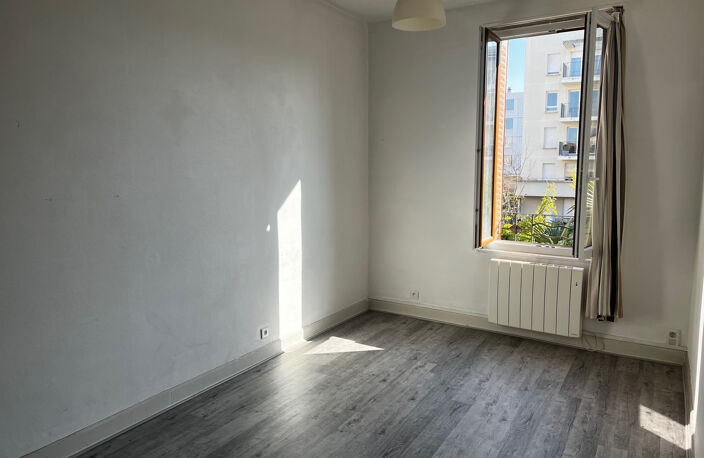 LYON 8 rue Florent vente APPARTEMENT TYPE 2 — photo 2