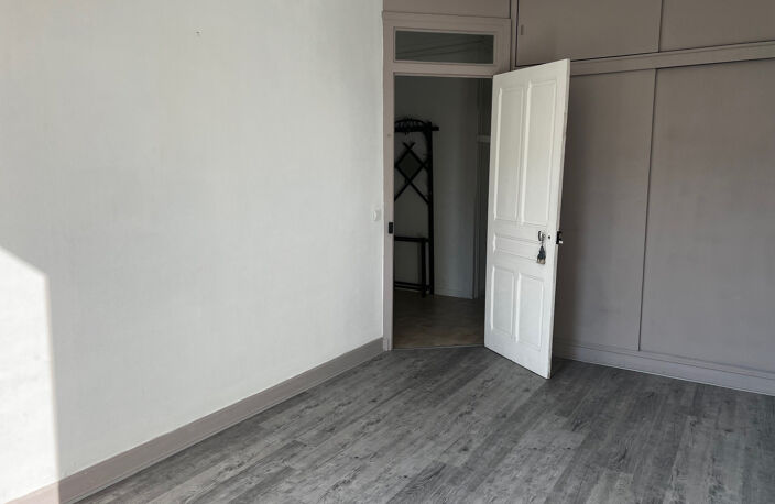 LYON 8 rue Florent vente APPARTEMENT TYPE 2 — photo 5